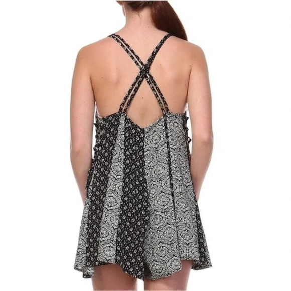 Cross Back Sleeveless Romper Shorts Jumpsuit Boho - Picture 2 of 4